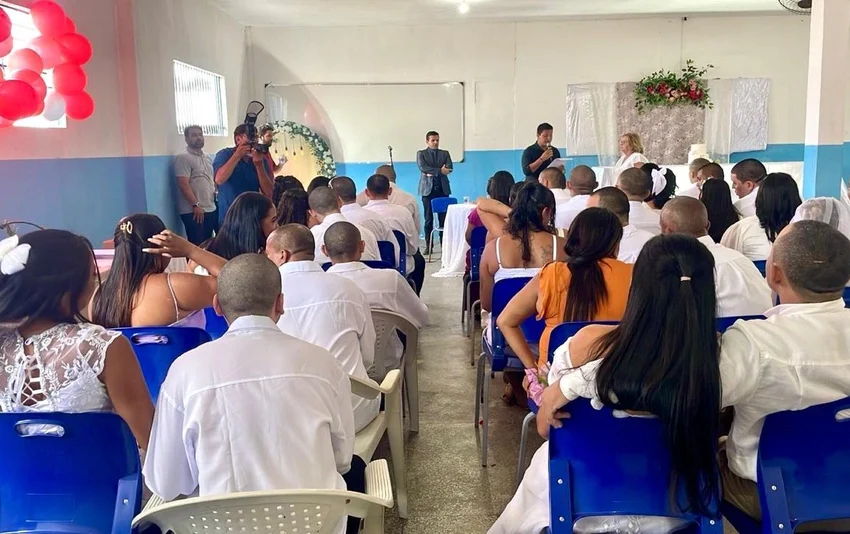  Penitenciária de Parnaíba realiza casamento coletivo com 22 internos