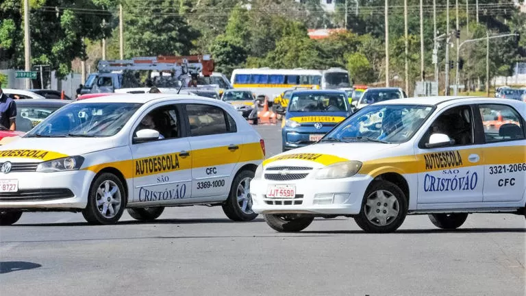  Fim da obrigatoriedade da autoescola deve gerar economia de R$ 9 bi ao ano