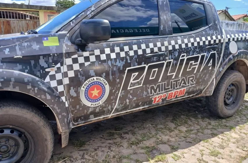  PM intercepta dupla com drogas em Lagoa de São Francisco