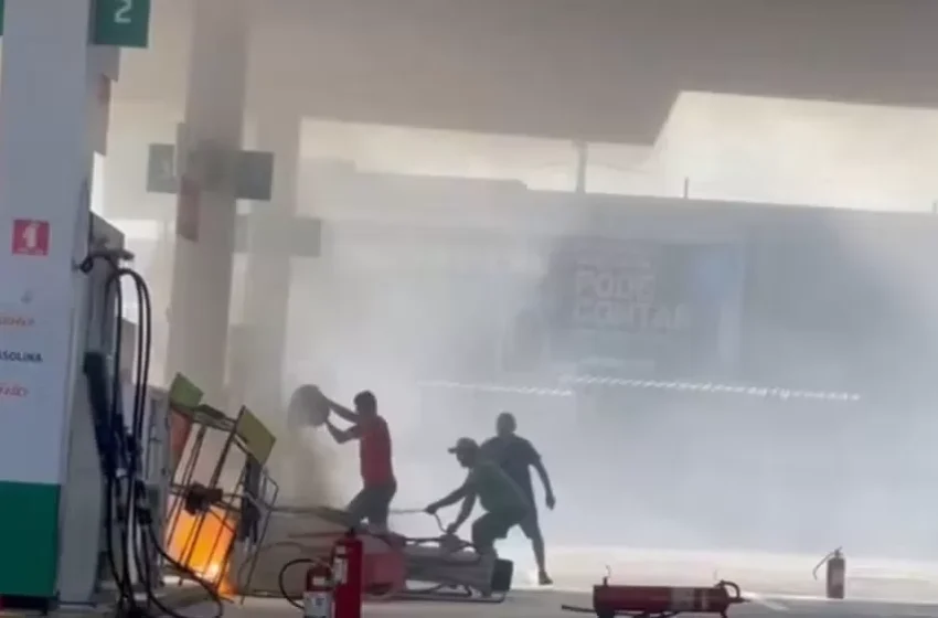 Bomba de combustível pega fogo após colisão de um carro na Zona Sul de Teresina