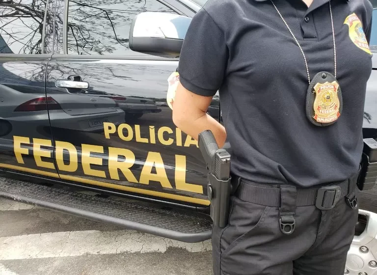 Homem é preso em flagrante por armazenar pornografia infantil em Barras