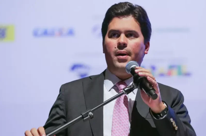  PP pune ministro do Esporte após decisão por permanência no governo
