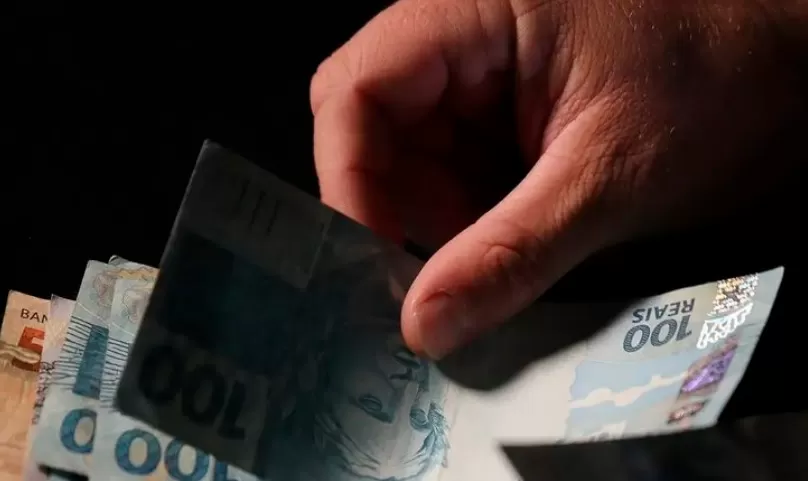  Auxílio Emergencial: saiba como consultar, quem deve devolver o valor e como regularizar