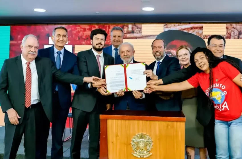  Lula sanciona lei que garante conta de luz gratuita para famílias de baixa renda