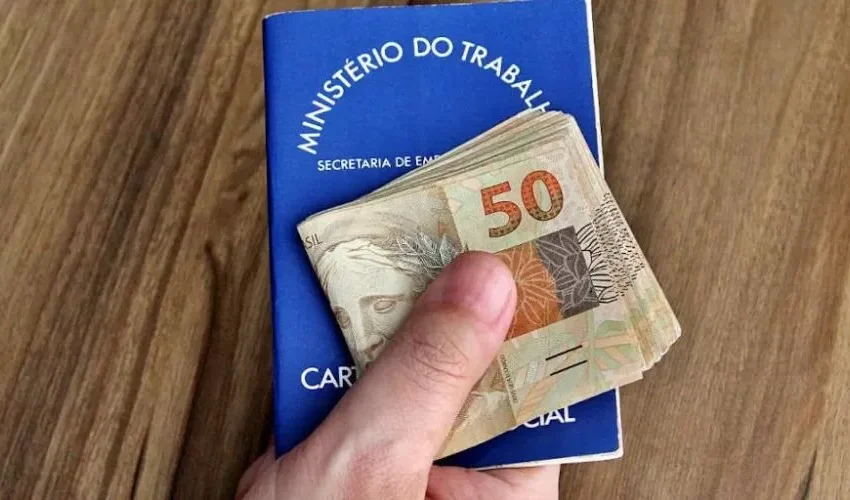 Primeira parcela do 13º será depositada em novembro: vejas datas