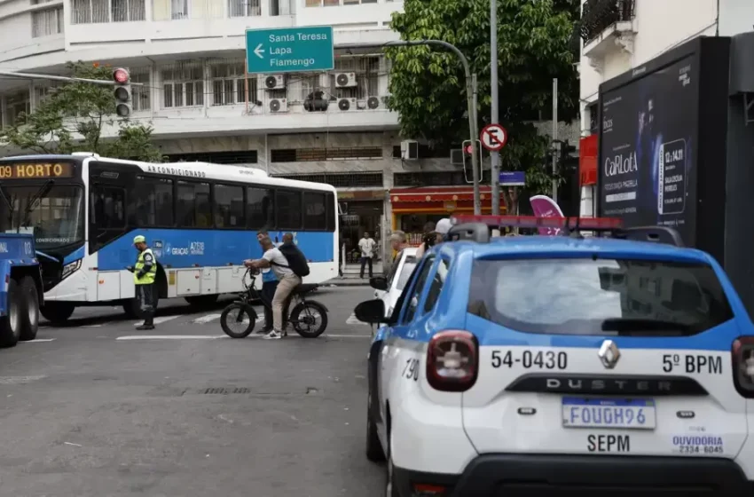 Rio de Janeiro tem a maior operação de segurança em 15 anos; 64 mortes são registradas