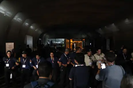  Incêndio provoca correria e evacuação na Zona Azul da COP30 em Belém