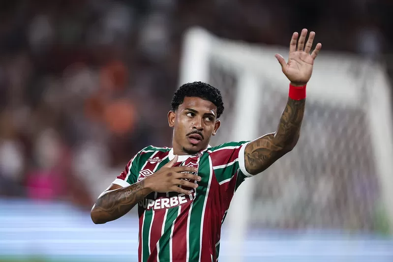  Em noite de gala no Maracanã, Fluminense goleia o São Paulo e se classifica para a Libertadores 2026