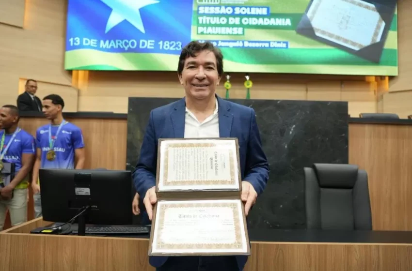  Em sessão solene, Jânyo Diniz recebe Título de Cidadão Piauiense