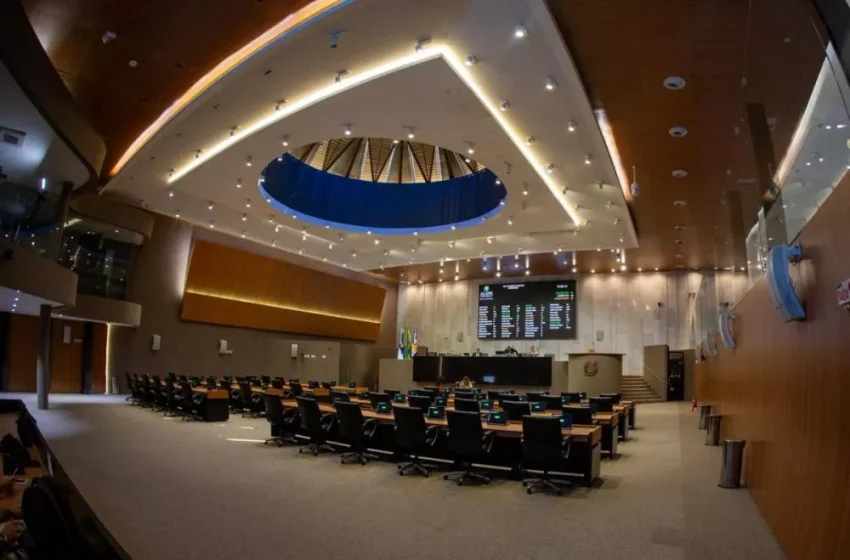  Alepe aprova redução de jornada e indenização extra para servidores de alto escalão