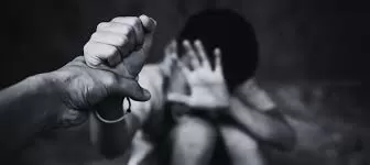  Polícia prende suspeito deixar criança para morte; vítima ficou oito dias sem comer