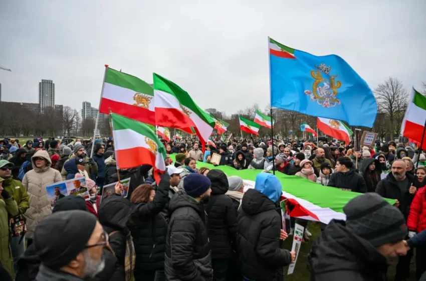  Trump anuncia taxação de 25% a países que fizerem negócios com o Irã; Brasil pode ser afetado