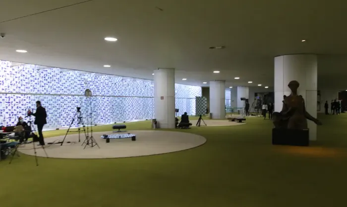  Sindicatos repudiam violência contra jornalista na Câmara