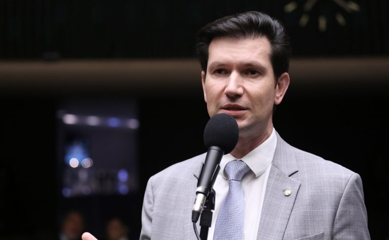 Câmara aprova medidas para coibir "golpe do falso advogado