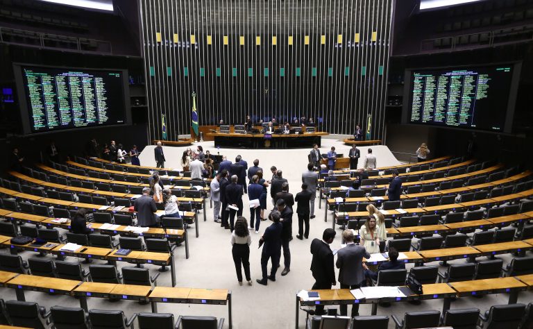  Câmara aprova projeto que permite quebra de sigilo bancário para fixar pensão alimentícia