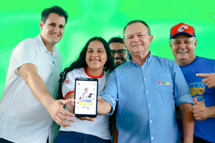  Governo entrega mais de 2 mil tablets para estudantes e realiza ações em várias áreas em Barreirinhas