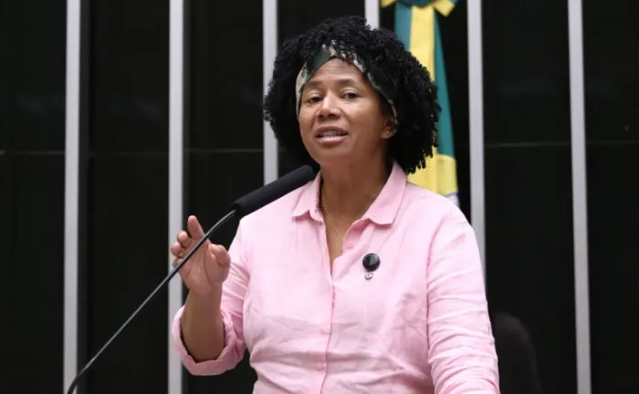  Comissão aprova projeto que cria cadastro no SUS de mulheres em situação de vulnerabilidade com risco de câncer