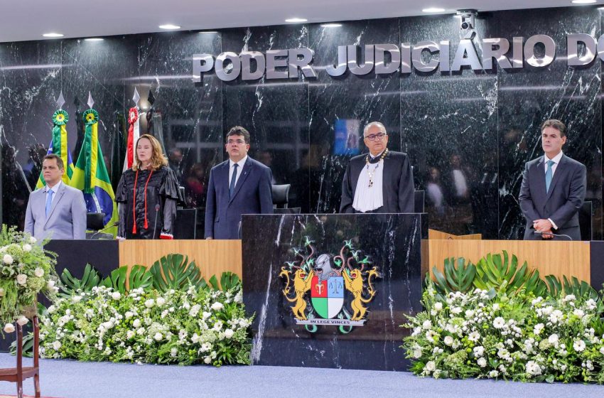  Rafael Fonteles prestigia posse do desembargador Mário Basílio de Melo no Tribunal de Justiça do Piauí