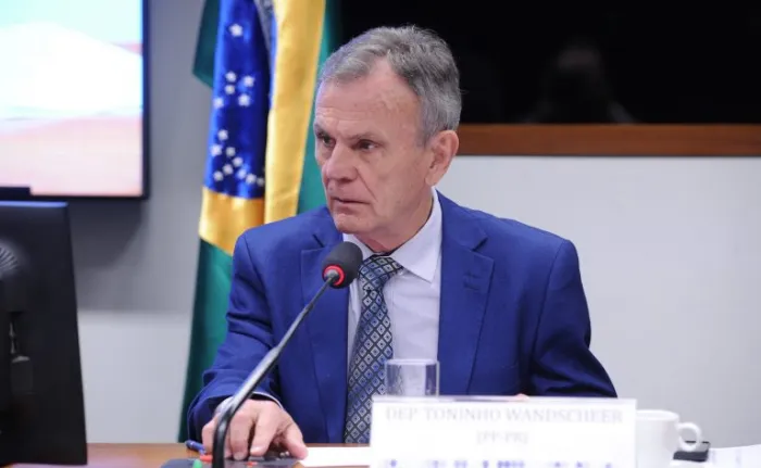 Comissão aprova suspensão de regra sobre uso de ferrovias por diferentes empresas