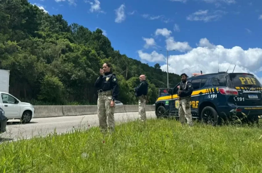  Rodoviária e aeroporto registram fluxo intenso