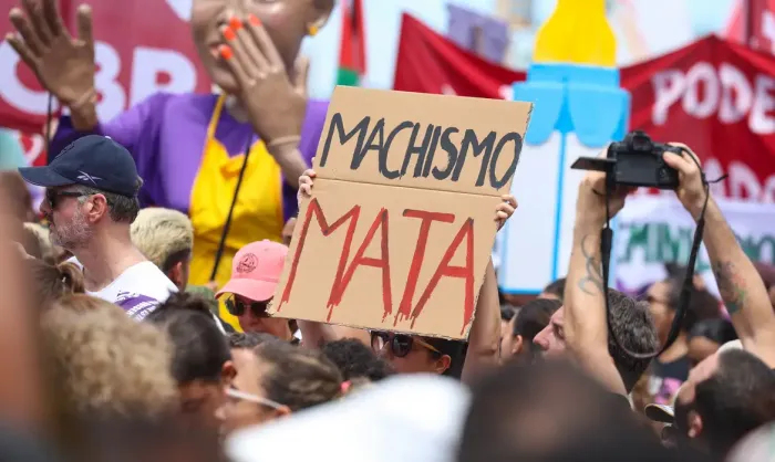  Homens se mobilizam para combater machismo e violência contra a mulher