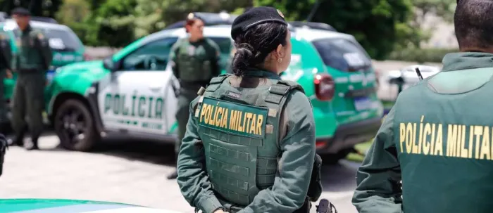  Polícia Militar captura quatro pessoas suspeitas de roubo a residência em Crateús