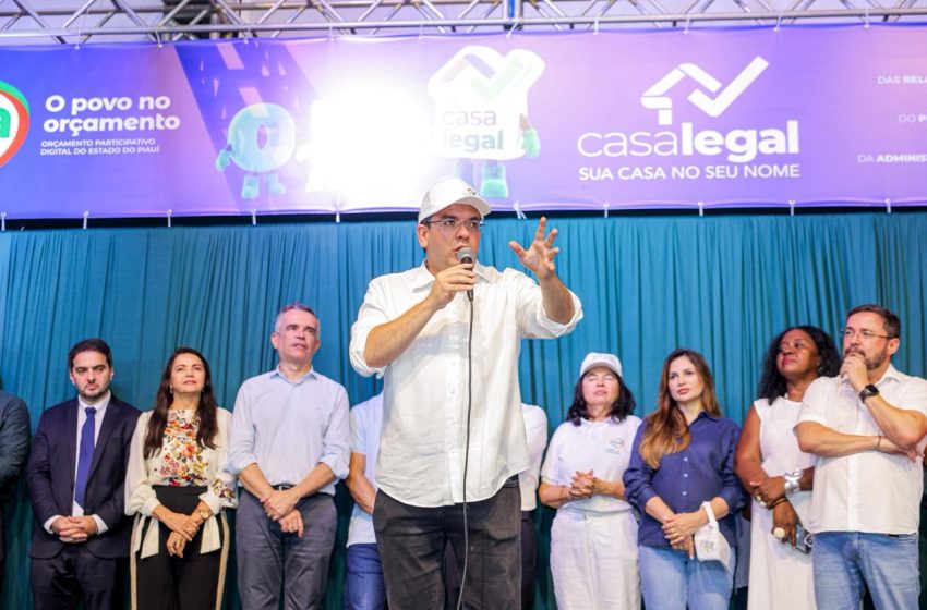  Rafael Fonteles entrega 17 certificados do OPA e 253 registros de imóveis na zona Leste de Teresina nesta segunda (25)