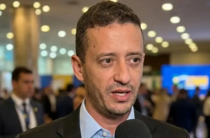  MPPI pede afastamento do prefeito de Wall Ferraz por suspeita de pagar dívida pessoal com dinheiro público