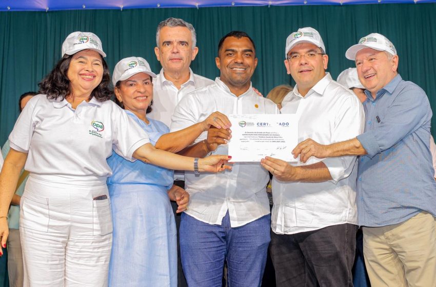  Rafael Fonteles entrega 17 obras do OPA na zona Leste de Teresina e autoriza mais de R$ 4 milhões em investimentos