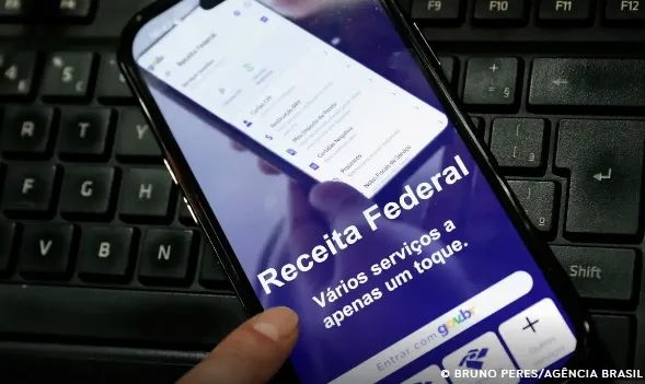  Receita paga nesta sexta maior lote de restituição do IR da história