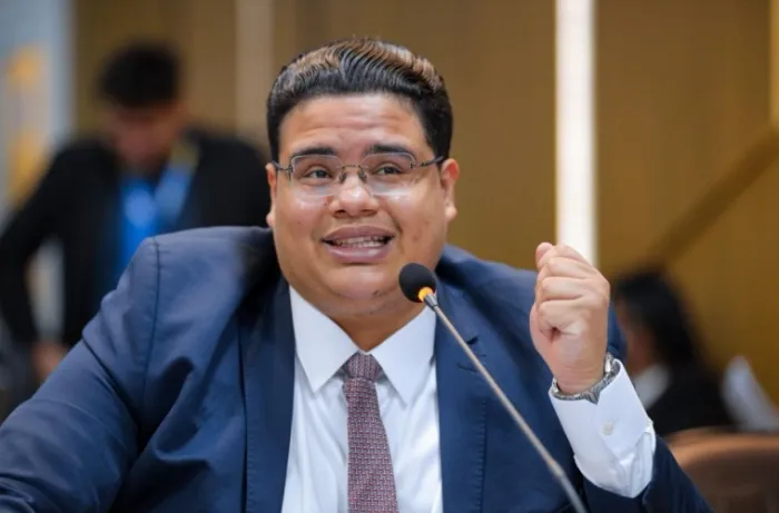 Câmara promulga leis de iniciativa de Marlon Botão voltadas à inclusão, Educação e proteção social