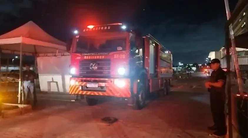  Princípio de incêndio atinge o Hospital Universitário do Ceará e mobiliza equipes em Fortaleza