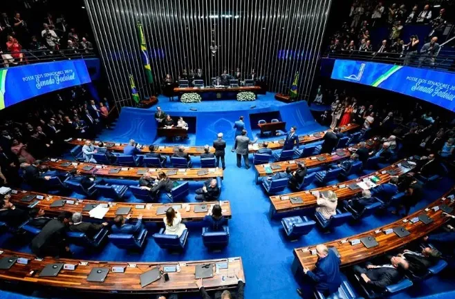  Senado aprova aumento de penas para crimes contra professores e médicos