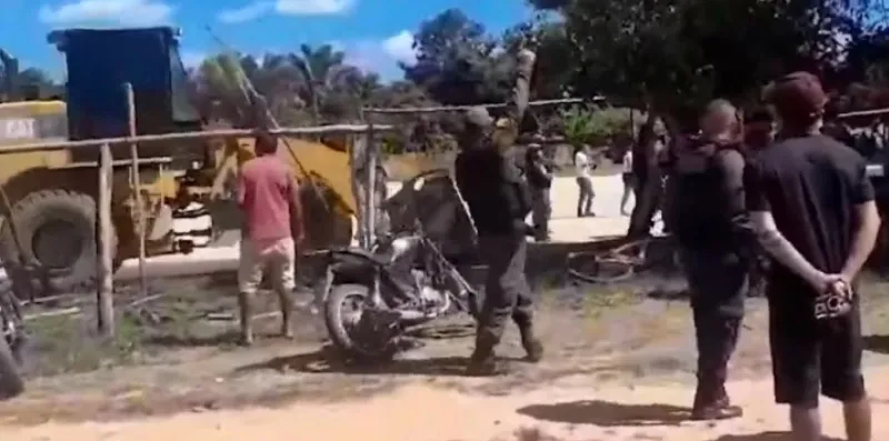  Protesto contra obra em Buriti termina em confronto com a PM; moradores denunciam tiros