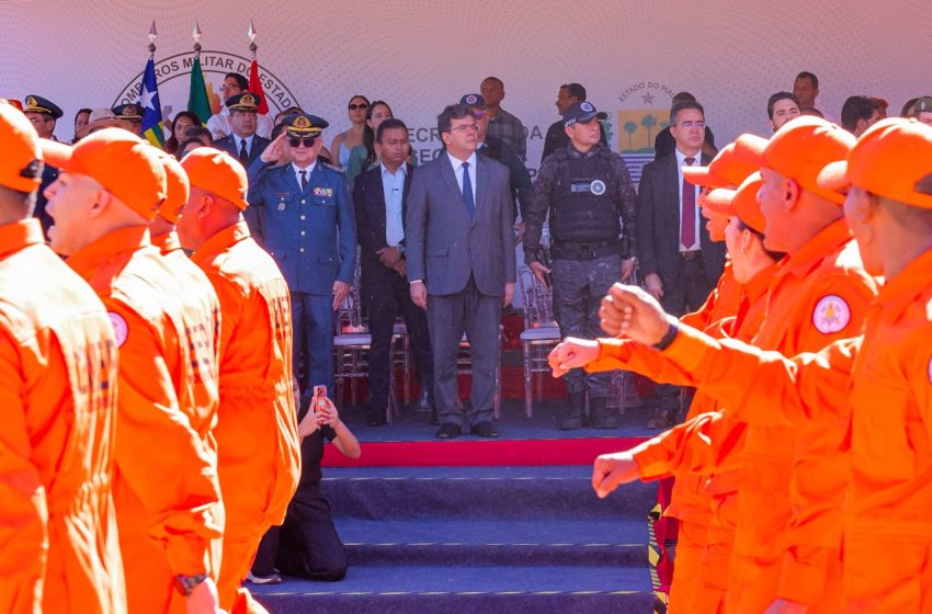  Governo do Piauí nomeia 200 soldados, promove 77 militares e entrega maior investimento da história do Corpo de Bombeiros